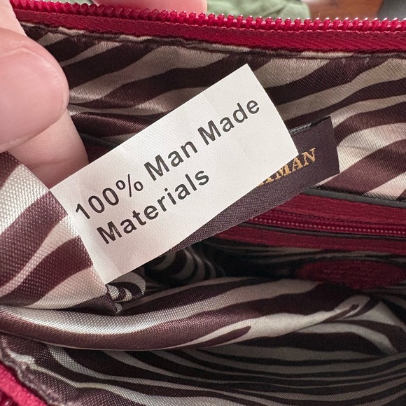 Dana Buchman red leather look cross body bag-adjustable straps Several pockets - Picture 6 of 6